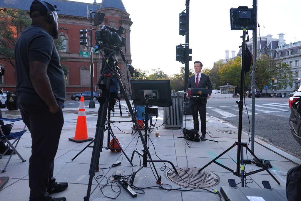Judge orders White House to restore access to CNN, MS NOW and Politico. Reporters still blocked Judge orders White House to restore access to CNN, MS NOW and Politico. Reporters still blocked