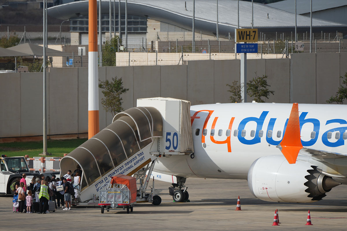 A pilot on a flight carrying Israelis stabbed another and apparently tried to crash, Netanyahu says
