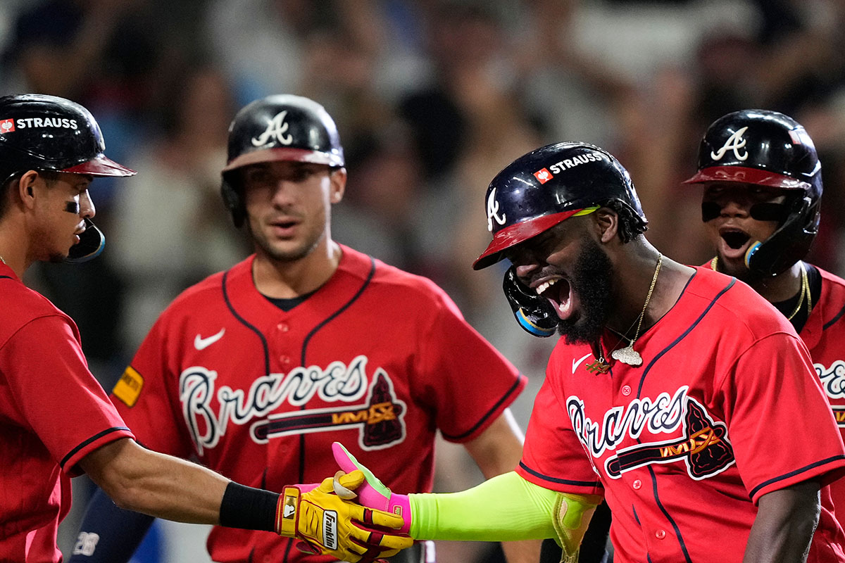 Braves hit 3 homers and Chris Sale closes out 6-2 win over Phillies to win Wild Card Series Braves hit 3 homers and Chris Sale closes out 6-2 win over Phillies to win Wild Card Series