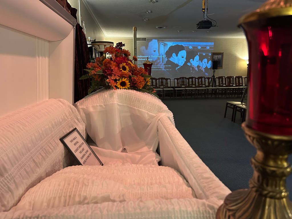 Tours offer Halloween enthusiasts visits to former psychiatric hospital and funeral home